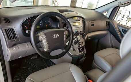 Hyundai Grand Starex Grand Starex I рестайлинг 2, 2015 год, 1 975 000 рублей, 12 фотография