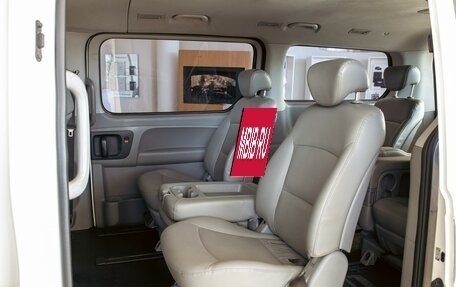 Hyundai Grand Starex Grand Starex I рестайлинг 2, 2015 год, 1 975 000 рублей, 16 фотография