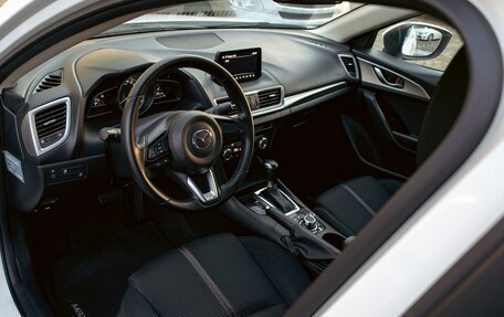 Mazda 3, 2018 год, 1 375 000 рублей, 13 фотография