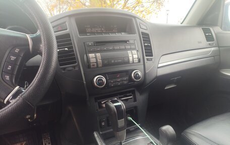 Mitsubishi Pajero IV, 2011 год, 1 550 000 рублей, 3 фотография