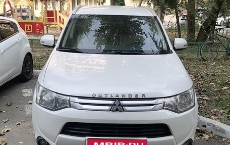 Mitsubishi Outlander III рестайлинг 3, 2013 год, 1 100 000 рублей, 1 фотография