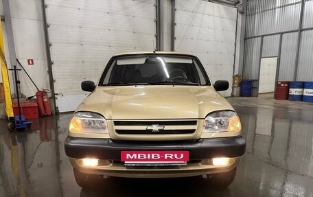 Chevrolet Niva I рестайлинг, 2004 год, 530 000 рублей, 2 фотография