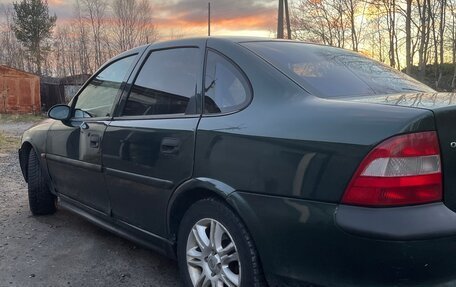 Opel Vectra B рестайлинг, 1998 год, 135 000 рублей, 3 фотография