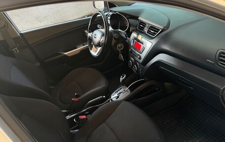 KIA Rio III рестайлинг, 2014 год, 1 050 000 рублей, 23 фотография