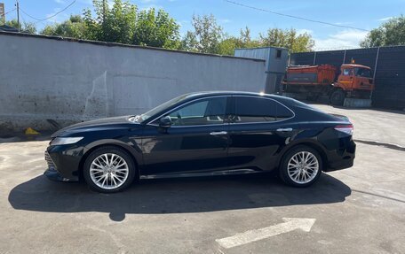Toyota Camry, 2018 год, 2 300 000 рублей, 1 фотография
