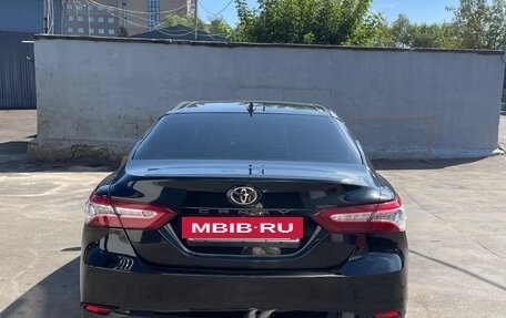 Toyota Camry, 2018 год, 2 300 000 рублей, 3 фотография