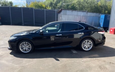 Toyota Camry, 2018 год, 2 300 000 рублей, 11 фотография