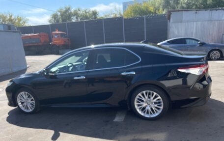 Toyota Camry, 2018 год, 2 300 000 рублей, 10 фотография