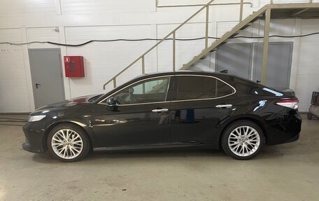 Toyota Camry, 2018 год, 2 300 000 рублей, 12 фотография