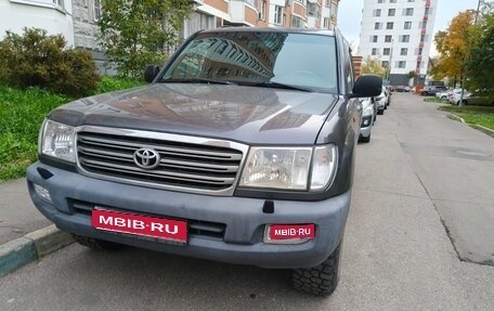 Toyota Land Cruiser 100 рестайлинг 2, 2005 год, 1 950 000 рублей, 1 фотография