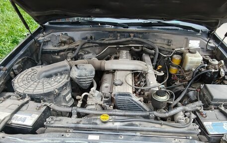 Toyota Land Cruiser 100 рестайлинг 2, 2005 год, 1 950 000 рублей, 5 фотография