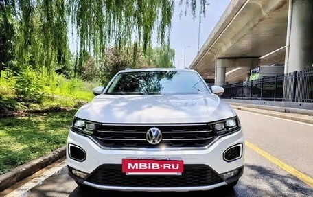 Volkswagen T-Roc I, 2020 год, 1 240 606 рублей, 2 фотография
