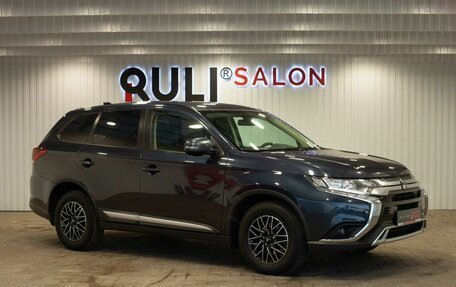 Mitsubishi Outlander III рестайлинг 3, 2019 год, 2 295 000 рублей, 3 фотография