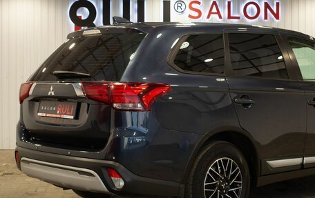 Mitsubishi Outlander III рестайлинг 3, 2019 год, 2 295 000 рублей, 13 фотография