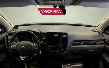 Mitsubishi Outlander III рестайлинг 3, 2019 год, 2 295 000 рублей, 19 фотография
