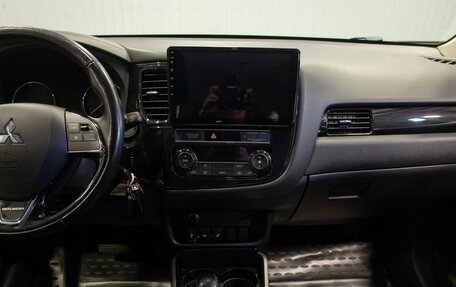 Mitsubishi Outlander III рестайлинг 3, 2019 год, 2 295 000 рублей, 26 фотография