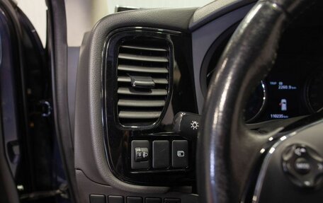 Mitsubishi Outlander III рестайлинг 3, 2019 год, 2 295 000 рублей, 33 фотография