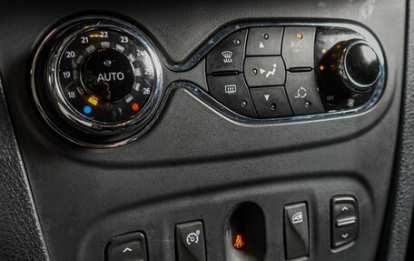 Renault Sandero II рестайлинг, 2015 год, 849 000 рублей, 14 фотография