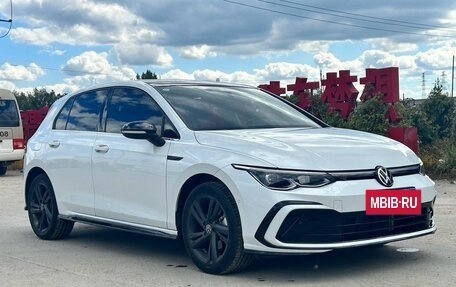 Volkswagen Golf VIII, 2023 год, 1 850 001 рублей, 3 фотография