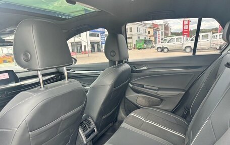 Volkswagen Golf VIII, 2023 год, 1 850 001 рублей, 12 фотография