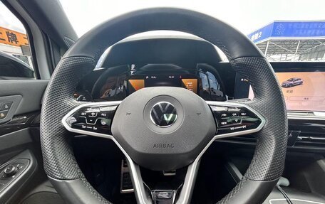 Volkswagen Golf VIII, 2023 год, 1 850 001 рублей, 18 фотография