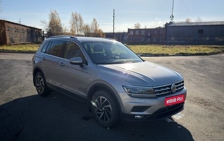 Volkswagen Tiguan II, 2018 год, 2 550 000 рублей, 2 фотография