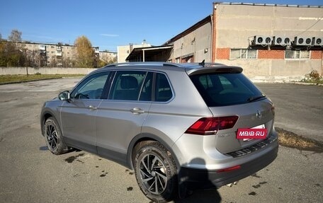 Volkswagen Tiguan II, 2018 год, 2 550 000 рублей, 4 фотография