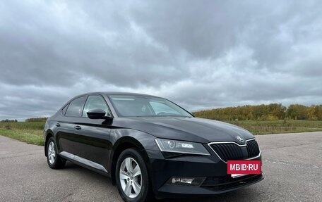 Skoda Superb III рестайлинг, 2018 год, 1 810 000 рублей, 3 фотография