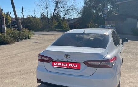 Toyota Camry, 2018 год, 2 570 000 рублей, 3 фотография