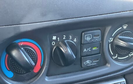 Nissan Almera, 2001 год, 155 000 рублей, 16 фотография