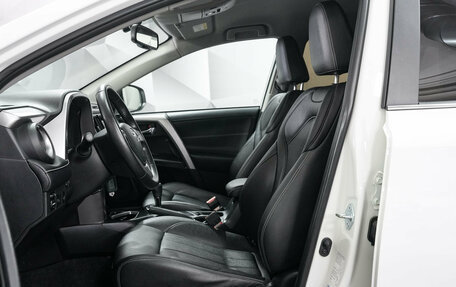 Toyota RAV4, 2017 год, 2 350 000 рублей, 8 фотография