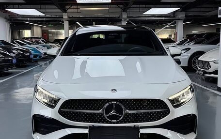 Mercedes-Benz A-Класс, 2023 год, 1 990 000 рублей, 2 фотография