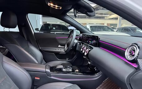 Mercedes-Benz A-Класс, 2023 год, 1 990 000 рублей, 18 фотография