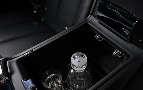 Rolls-Royce Cullinan, 2025 год, 63 000 000 рублей, 17 фотография