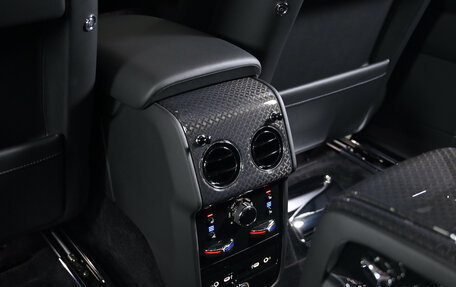 Rolls-Royce Cullinan, 2025 год, 63 000 000 рублей, 19 фотография