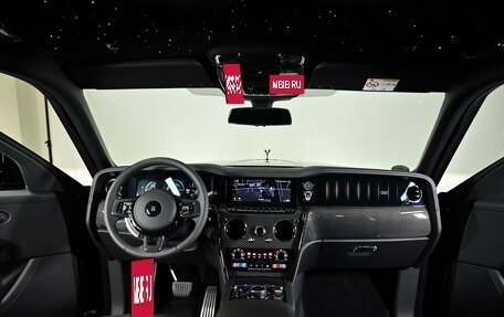 Rolls-Royce Cullinan, 2025 год, 63 000 000 рублей, 9 фотография