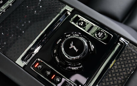 Rolls-Royce Cullinan, 2025 год, 63 000 000 рублей, 31 фотография