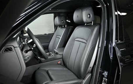 Rolls-Royce Cullinan, 2025 год, 63 000 000 рублей, 26 фотография