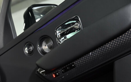 Rolls-Royce Cullinan, 2025 год, 63 000 000 рублей, 39 фотография