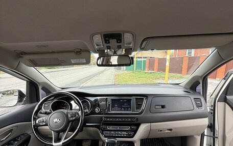 KIA Carnival III, 2019 год, 2 700 000 рублей, 2 фотография