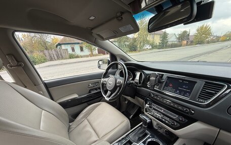 KIA Carnival III, 2019 год, 2 700 000 рублей, 3 фотография