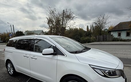 KIA Carnival III, 2019 год, 2 700 000 рублей, 15 фотография