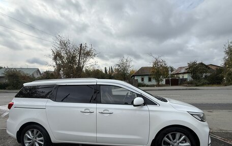 KIA Carnival III, 2019 год, 2 700 000 рублей, 16 фотография