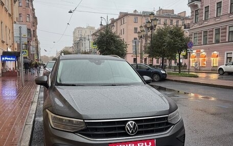 Volkswagen Tiguan II, 2021 год, 3 480 000 рублей, 1 фотография