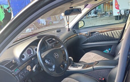 Mercedes-Benz E-Класс, 2004 год, 880 000 рублей, 4 фотография