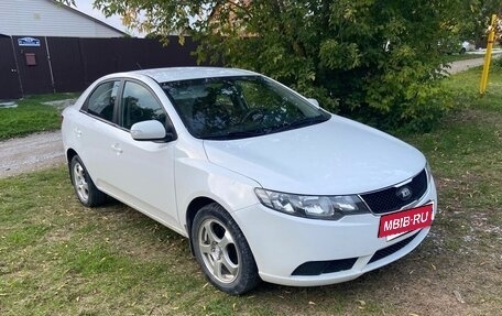 KIA Cerato III, 2010 год, 700 000 рублей, 2 фотография