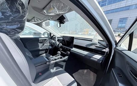 Toyota RAV4, 2025 год, 4 450 800 рублей, 7 фотография
