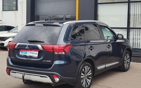 Mitsubishi Outlander III рестайлинг 3, 2019 год, 1 989 000 рублей, 5 фотография