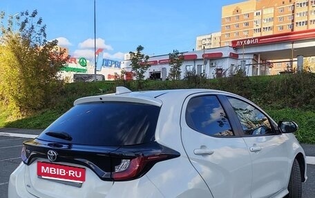 Toyota Yaris, 2021 год, 1 265 000 рублей, 4 фотография