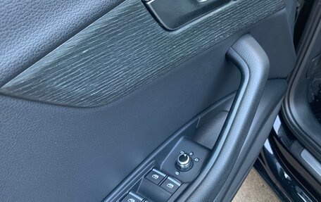 Audi A4, 2017 год, 1 990 000 рублей, 3 фотография
